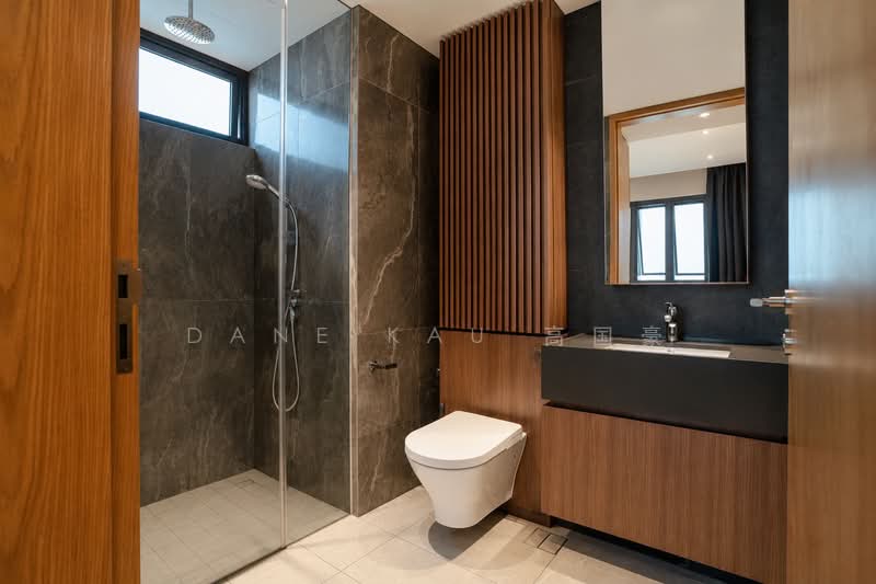 Midwood, 10 Hillview Rise, 4 Bedrooms, 1,259 sqft, Condominium For Sale, by Dane Kau 高国豪, 500202909 - Bathroom - PropertyGuru.com.sg