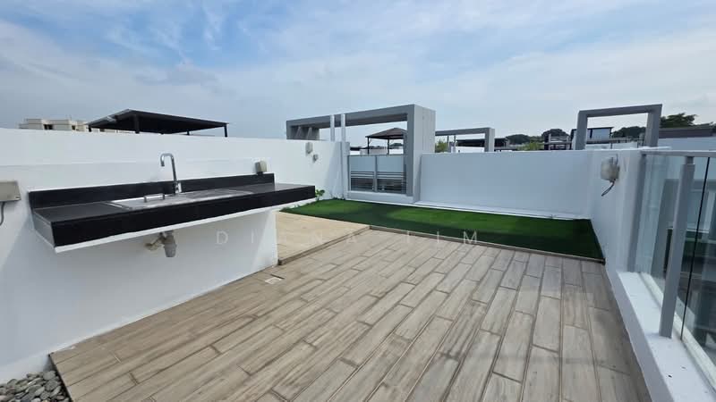 Cabana, 95 Sunrise Terrace, 5 Bedrooms, 3,165 sqft, Cluster House For Sale, by Diana Lim, 500202915 - Roof terrace - PropertyGuru.com.sg
