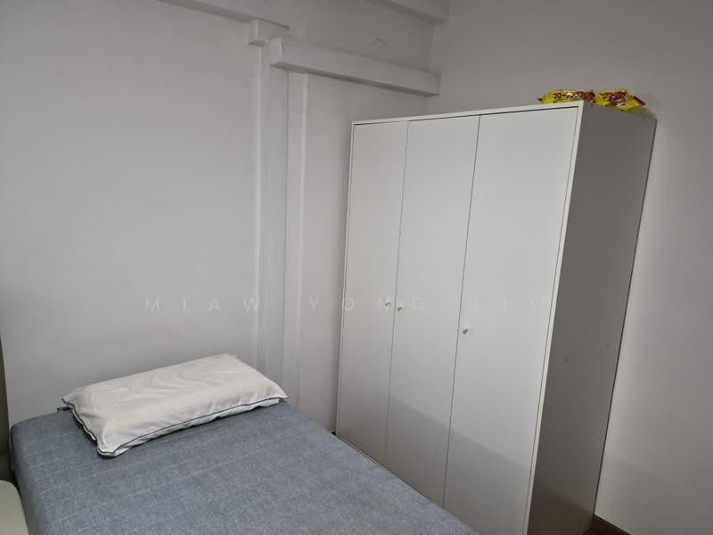 423 Tampines Street 41, 423 Tampines Street 41, Room Rental, 80 sqft, HDB Flat For Rent, by Miaw Yong Lim, 500202951 - Bedroom - PropertyGuru.com.sg