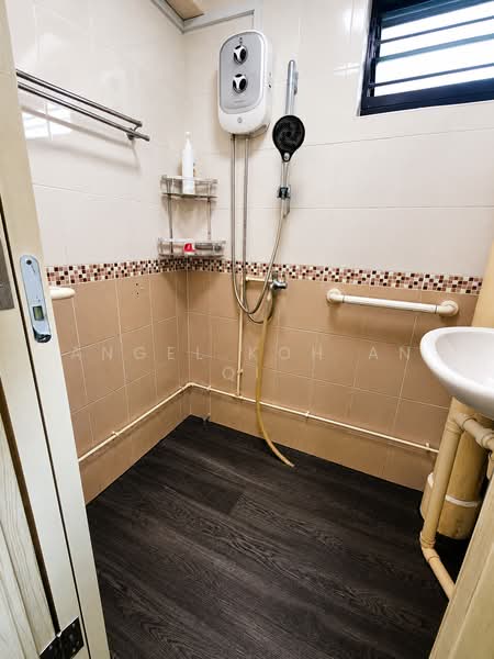 12 Telok Blangah Crescent, 12 Telok Blangah Crescent, Room Rental, 150 sqft, HDB Flat For Rent, by Angel Koh An Qi, 500202954 - Bathroom - PropertyGuru.com.sg