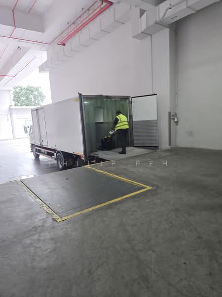 GROUND FLOOR, ROAD FACING TOH GUAN ROAD, , 80,500 sqft, Light Industrial (B1) For Rent, by Philip Peh, 500202957 - Exterior - CommercialGuru.com.sg