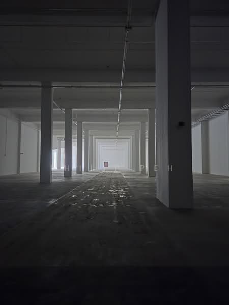 GROUND FLOOR, ROAD FACING TOH GUAN ROAD, , 80,500 sqft, Light Industrial (B1) For Rent, by Philip Peh, 500202957 - Interior - CommercialGuru.com.sg