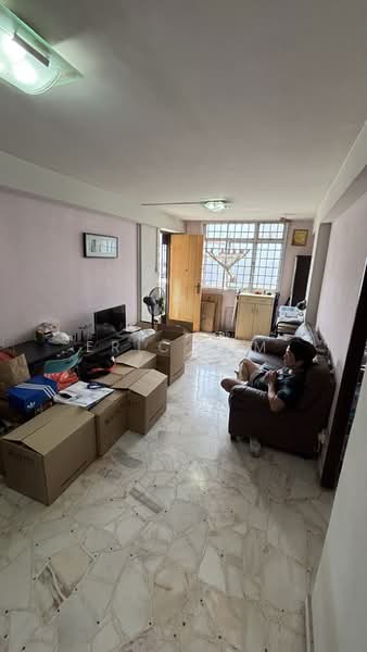 631 Hougang Avenue 8, 631 Hougang Avenue 8, 2 Bedrooms, 743 sqft, HDB Flat For Sale, by Eric Lim, 500202964 - Living Room - PropertyGuru.com.sg