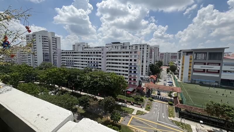 631 Hougang Avenue 8, 631 Hougang Avenue 8, 2 Bedrooms, 743 sqft, HDB Flat For Sale, by Eric Lim, 500202964 - Exterior - PropertyGuru.com.sg