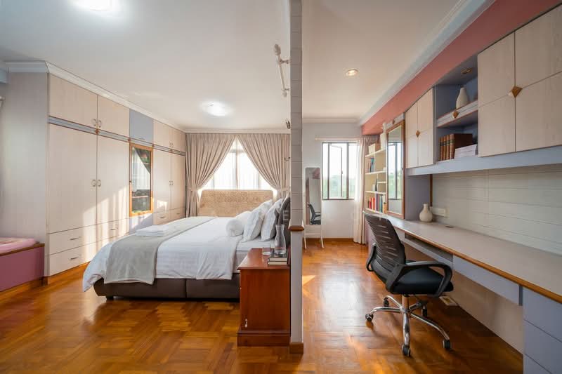 Semi-D @ Sennett Road / Lucky Heights / Bayshore / Upper East Coast Road, Sennett Road / Upper East Coast Road, 5 Bedrooms, 3,600 sqft, Semi-Detached House For Sale, by Claire Loh, 500202965 - Bedroom - PropertyGuru.com.sg