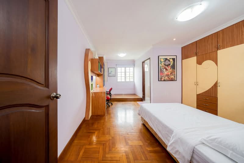 Semi-D @ Sennett Road / Lucky Heights / Bayshore / Upper East Coast Road, Sennett Road / Upper East Coast Road, 5 Bedrooms, 3,600 sqft, Semi-Detached House For Sale, by Claire Loh, 500202965 - Bedroom - PropertyGuru.com.sg