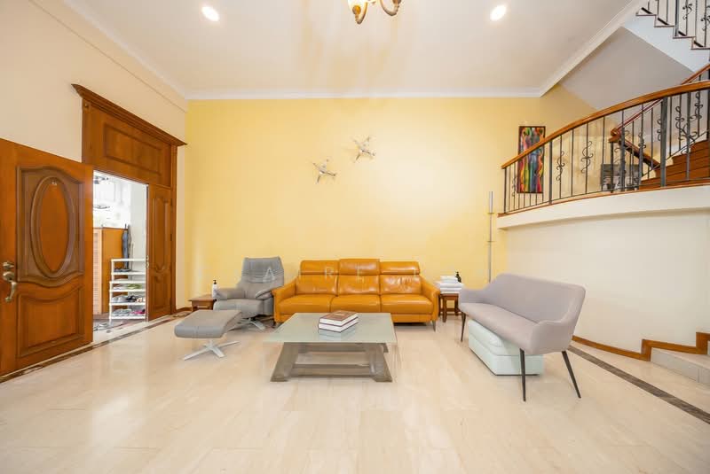 Semi-D @ Sennett Road / Lucky Heights / Bayshore / Upper East Coast Road, Sennett Road / Upper East Coast Road, 5 Bedrooms, 3,600 sqft, Semi-Detached House For Sale, by Claire Loh, 500202965 - Living Room - PropertyGuru.com.sg