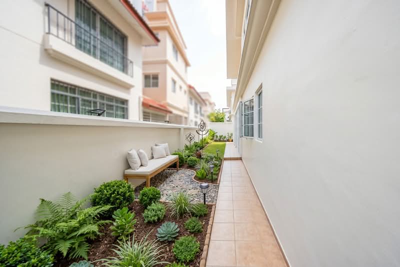 Semi-D @ Sennett Road / Lucky Heights / Bayshore / Upper East Coast Road, Sennett Road / Upper East Coast Road, 5 Bedrooms, 3,600 sqft, Semi-Detached House For Sale, by Claire Loh, 500202965 - Exterior - PropertyGuru.com.sg