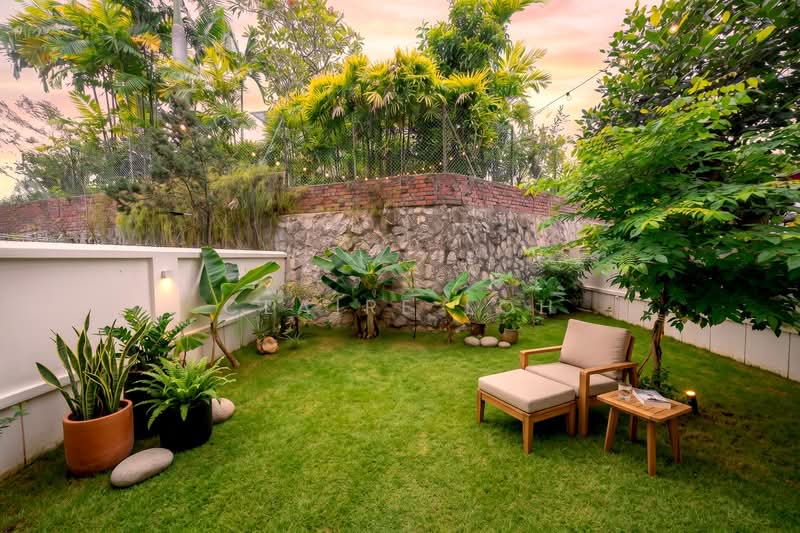 Semi-D @ Sennett Road / Lucky Heights / Bayshore / Upper East Coast Road, Sennett Road / Upper East Coast Road, 5 Bedrooms, 3,600 sqft, Semi-Detached House For Sale, by Claire Loh, 500202965 - Garden - PropertyGuru.com.sg