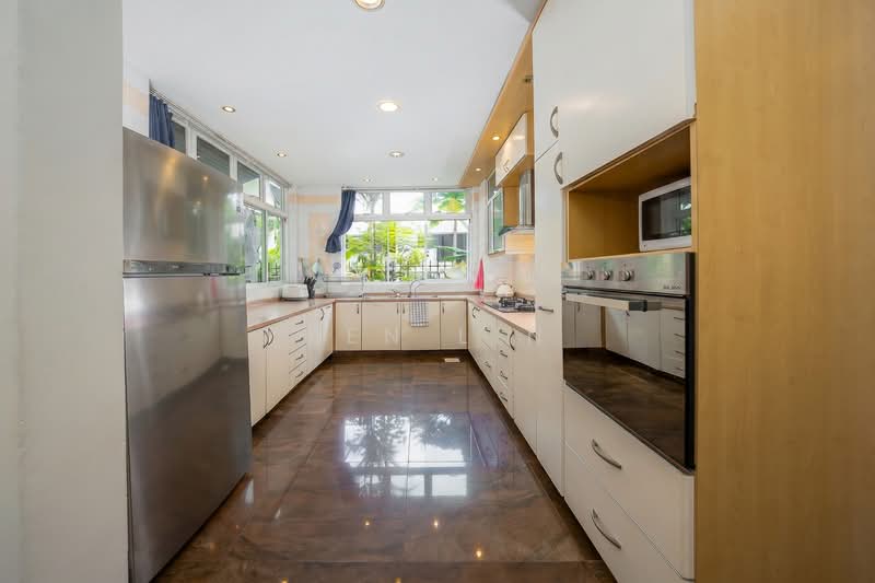 Gerald Drive/Mugliston Estate, Gerald Drive, 5 Bedrooms, 3,656 sqft, Semi-Detached House For Sale, by Ken Lin, 500202973 - Kitchen - PropertyGuru.com.sg