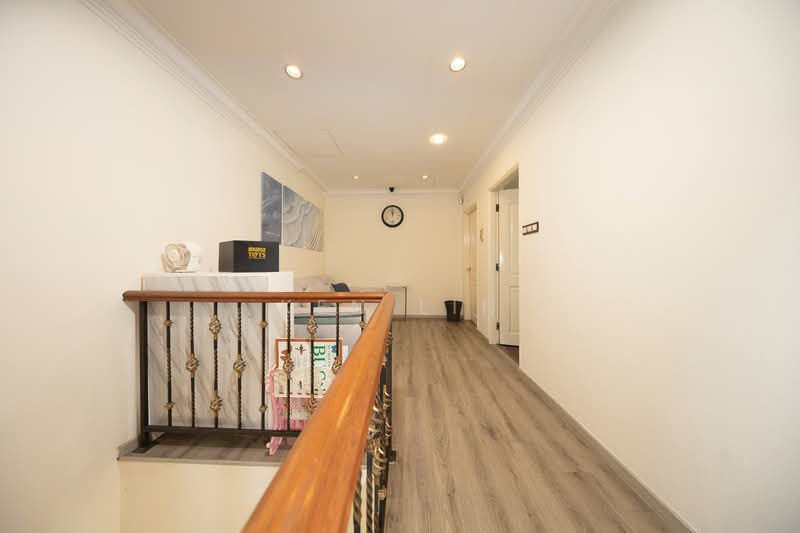 Gerald Drive/Mugliston Estate, Gerald Drive, 5 Bedrooms, 3,656 sqft, Semi-Detached House For Sale, by Ken Lin, 500202973 - Corridor - PropertyGuru.com.sg