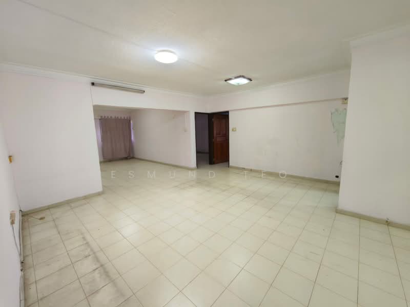 143 Lorong Ah Soo, 143 Lorong Ah Soo, 3 Bedrooms, 1,420 sqft, HDB Flat For Sale, by Esmund Teo, 500202978 - Living Room - PropertyGuru.com.sg