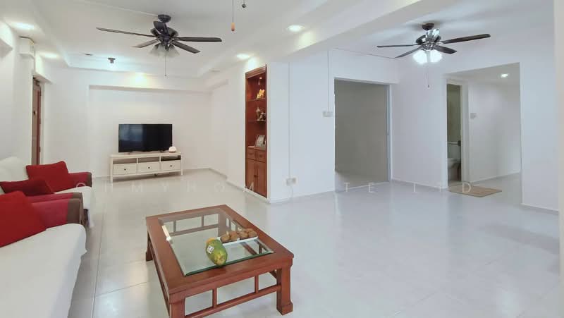 881 Woodlands Street 82, 881 Woodlands Street 82, 4 Bedrooms, 1,345 sqft, HDB Flat For Sale, by Jayden Saravannan, 500202988 - Living Room - PropertyGuru.com.sg