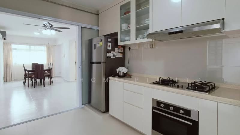 881 Woodlands Street 82, 881 Woodlands Street 82, 4 Bedrooms, 1,345 sqft, HDB Flat For Sale, by Jayden Saravannan, 500202988 - Kitchen - PropertyGuru.com.sg