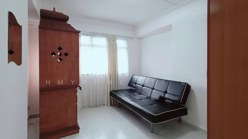 881 Woodlands Street 82, 881 Woodlands Street 82, 4 Bedrooms, 1,345 sqft, HDB Flat For Sale, by Jayden Saravannan, 500202988 - Living Room - PropertyGuru.com.sg