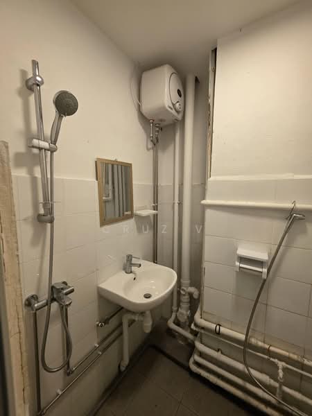 Kallang ShopHouse, , 450 sqft, Shop / Shophouse For Rent, by Cruz V, 500202998 - Bathroom - CommercialGuru.com.sg