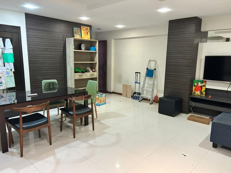 220C Bedok Central, 220C Bedok Central, 3 Bedrooms, 1,205 sqft, HDB Flat For Rent, by Xinyi Lin, 500202999 - Living Room - PropertyGuru.com.sg