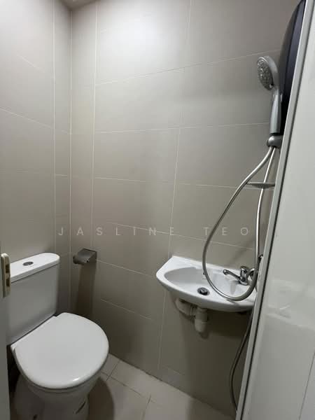 Riversound Residence, 1 Sengkang East Avenue, 4 Bedrooms, 1,163 sqft, Condominium For Rent, by Jasline Teo, 500203000 - Bathroom - PropertyGuru.com.sg