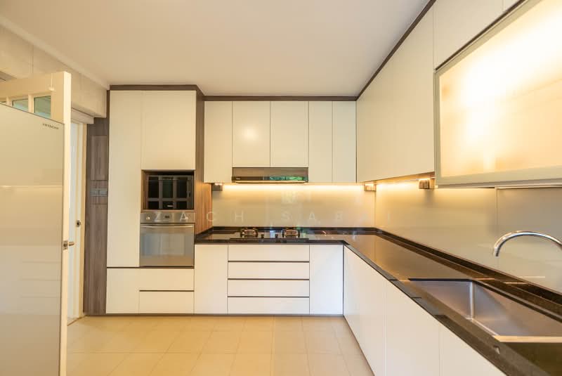 351 Tampines Street 33, 351 Tampines Street 33, 4 Bedrooms, 1,432 sqft, HDB Flat For Sale, by Zach Sabai, 500203017 - Kitchen - PropertyGuru.com.sg