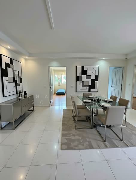 Spacious Executive Apartment 4 Bedrooms near Bukit Batok MRT, Bukit Batok Central, 4 Bedrooms, 1,561 sqft, HDB Flat For Sale, by Jonathan Tan Say Keong, 500203029 - Dining Room - PropertyGuru.com.sg