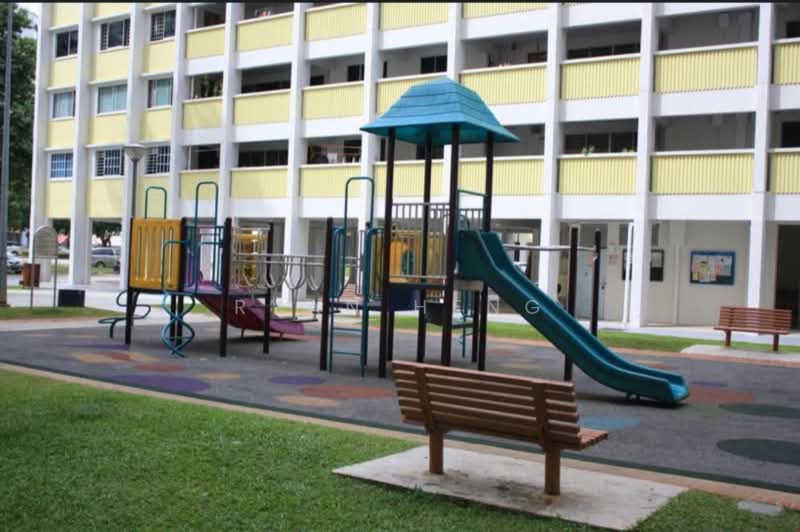 329 Yishun Ring Road, 329 Yishun Ring Road, 3 Bedrooms, 904 sqft, HDB Flat For Rent, by Ryan Heng, 500203039 - Exterior - PropertyGuru.com.sg