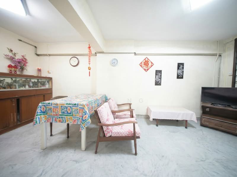 11 Holland Drive, 11 Holland Drive, 2 Bedrooms, 700 sqft, HDB Flat For Sale, by Jay Ng, 500203047 - Living Room - PropertyGuru.com.sg