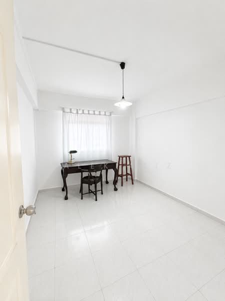 417 Ang Mo Kio Avenue 10, 417 Ang Mo Kio Avenue 10, 2 Bedrooms, 796 sqft, HDB Flat For Sale, by Malek Aziz, 500203051 - Common room - PropertyGuru.com.sg