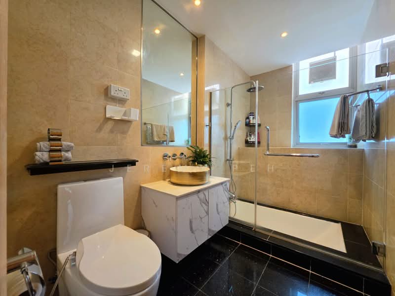 Cairnhill Crest, 8 Cairnhill Circle, 2 Bedrooms, 1,206 sqft, Condominium For Sale, by Jeremy Peh, 500203053 - Bathroom - PropertyGuru.com.sg
