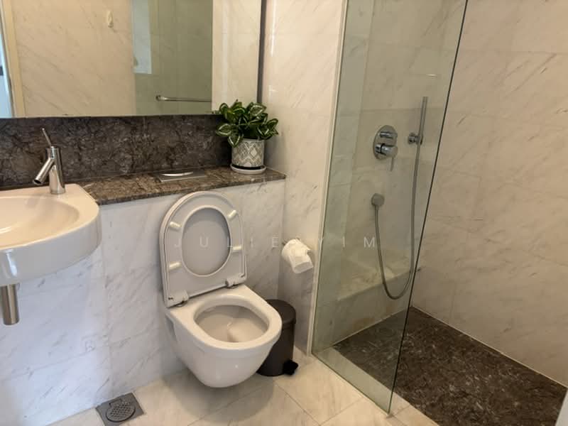 Reflections at Keppel Bay, 1 Keppel Bay View, 2 Bedrooms, 1,249 sqft, Condominium For Sale, by Julie Yim, 500203056 - Bathroom - PropertyGuru.com.sg