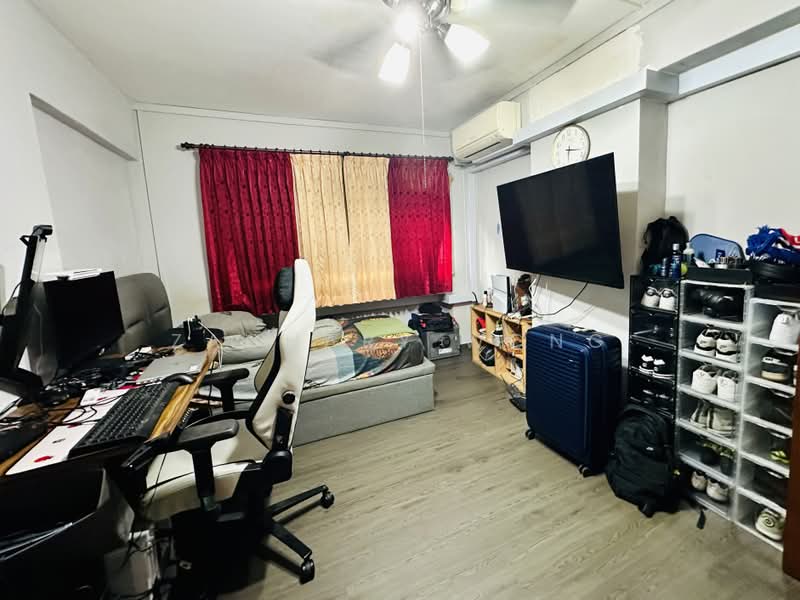 754 Choa Chu Kang North 5, 754 Choa Chu Kang North 5, 4 Bedrooms, 1,636 sqft, HDB Flat For Sale, by Zachary Wong, 500203085 - Bedroom - PropertyGuru.com.sg