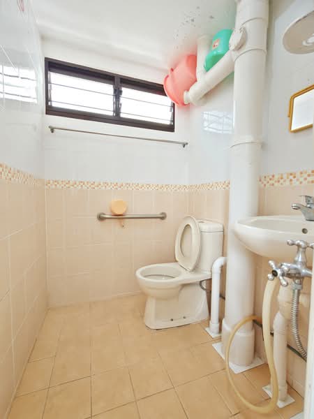 22 Marsiling Drive, 22 Marsiling Drive, 1 Bedroom, 67 sqft, HDB Flat For Sale, by Donny Lim, 500203093 - Bathroom - PropertyGuru.com.sg