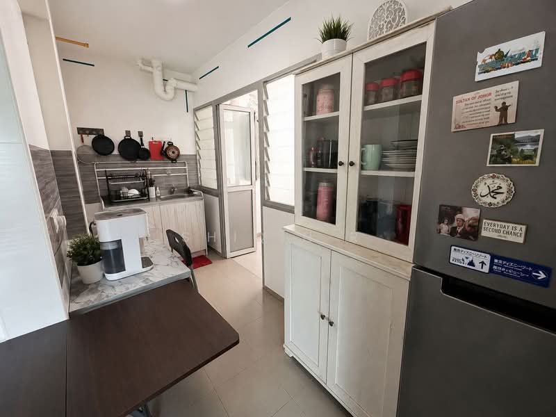 185C Woodlands Street 13, 185C Woodlands Street 13, 2 Bedrooms, 732 sqft, HDB Flat For Sale, by Shiqin R, 500203100 - Kitchen - PropertyGuru.com.sg