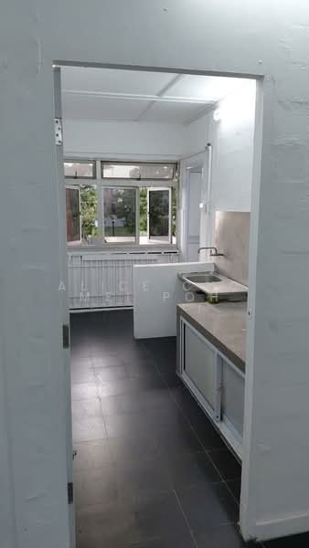 9 Telok Blangah Crescent, 9 Telok Blangah Crescent, 2 Bedrooms, 750 sqft, HDB Flat For Rent, by Alice Cho Mei Poh, 500203105 - Kitchen - PropertyGuru.com.sg