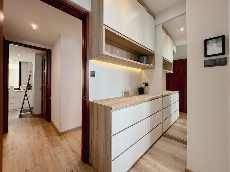 Simsville, 8 Geylang East Avenue 2, 3 Bedrooms, 1,238 sqft, Condominium For Sale, by Grace Cheong, 500203106 - Master Dressing Area - PropertyGuru.com.sg