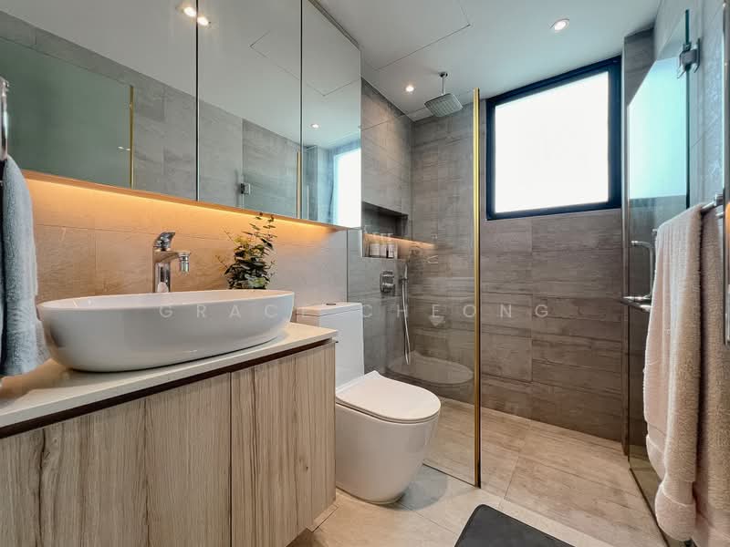 Simsville, 8 Geylang East Avenue 2, 3 Bedrooms, 1,238 sqft, Condominium For Sale, by Grace Cheong, 500203106 - Master Bathroom - PropertyGuru.com.sg