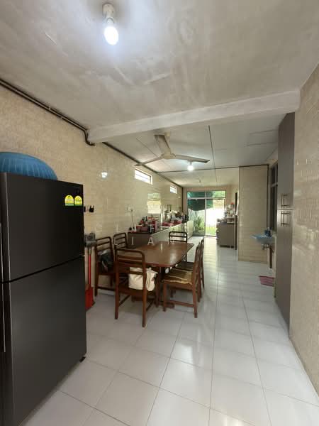 Land for Rebuild 1km St Nics, , 3 Bedrooms, 1,500 sqft, Terraced House For Sale, by Clifton Liang, 500203111 - Dining Room - PropertyGuru.com.sg