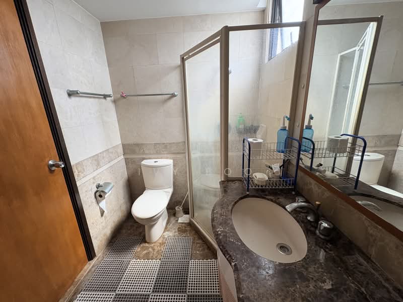 Regent Heights, 56 Bukit Batok East Avenue 5, 3 Bedrooms, 1,173 sqft, Condominium For Sale, by Ivy Boo, 500203113 - Bathroom - PropertyGuru.com.sg