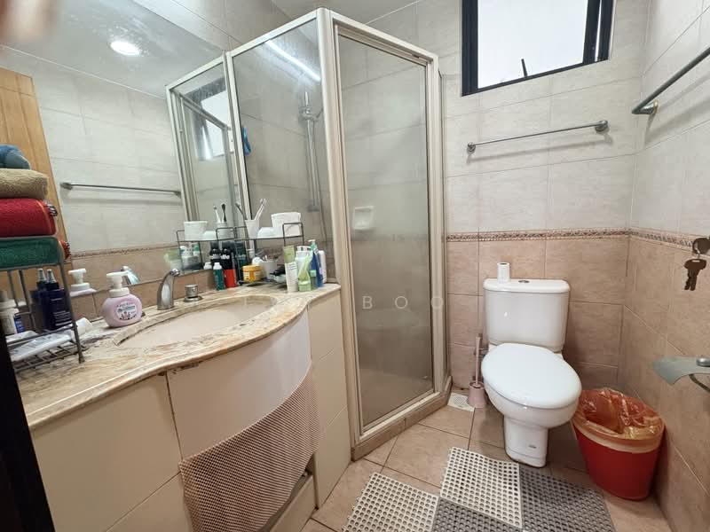 Regent Heights, 56 Bukit Batok East Avenue 5, 3 Bedrooms, 1,173 sqft, Condominium For Sale, by Ivy Boo, 500203113 - Bathroom - PropertyGuru.com.sg