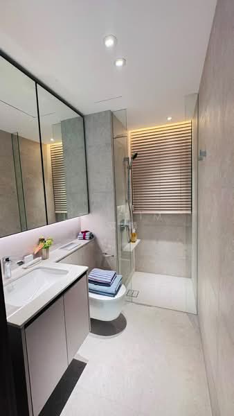 Dunearn House, 760 Dunearn Road, 3 Bedrooms, 872 sqft, Condominium For Sale, by Lex Lim 林双麟, 500203119 - Bathroom - PropertyGuru.com.sg