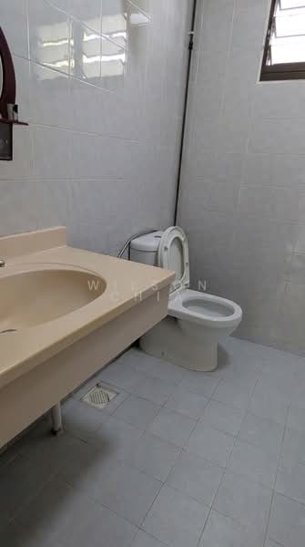 511 Woodlands Drive 14, 511 Woodlands Drive 14, 3 Bedrooms, 1,152 sqft, HDB Flat For Rent, by Wilson Chia, 500203121 - Bathroom - PropertyGuru.com.sg