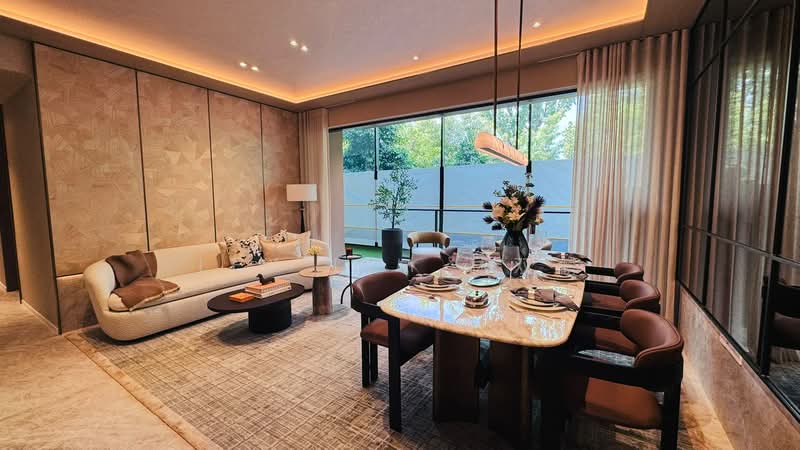 Dunearn House, 760 Dunearn Road, 4 Bedrooms, 1,184 sqft, Condominium For Sale, by Lex Lim 林双麟, 500203139 - Living Room - PropertyGuru.com.sg