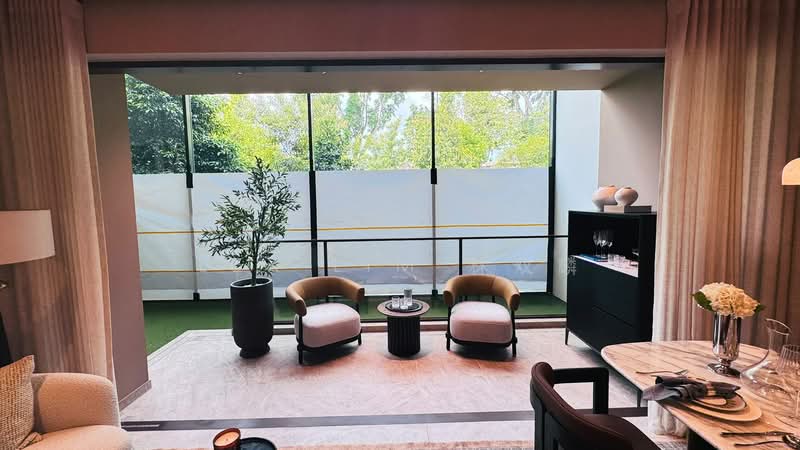 Dunearn House, 760 Dunearn Road, 4 Bedrooms, 1,184 sqft, Condominium For Sale, by Lex Lim 林双麟, 500203139 - Living Room - PropertyGuru.com.sg