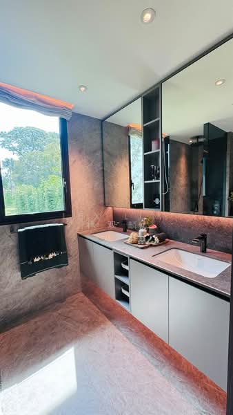 Dunearn House, 760 Dunearn Road, 4 Bedrooms, 1,184 sqft, Condominium For Sale, by Lex Lim 林双麟, 500203139 - Bathroom - PropertyGuru.com.sg