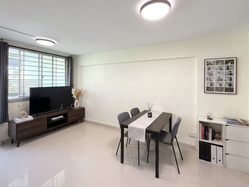 301 Ubi Avenue 1, 301 Ubi Avenue 1, 2 Bedrooms, 689 sqft, HDB Flat For Sale, by John Tan 奕欣, 500203141 - Living Room - PropertyGuru.com.sg