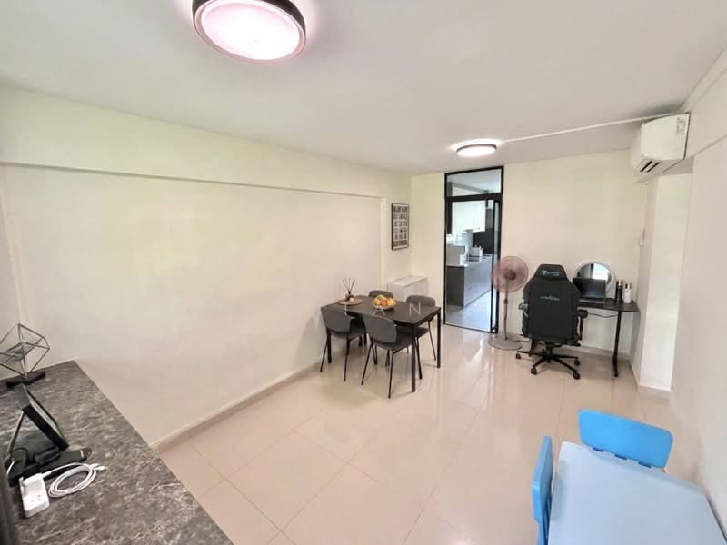 301 Ubi Avenue 1, 301 Ubi Avenue 1, 2 Bedrooms, 689 sqft, HDB Flat For Sale, by John Tan 奕欣, 500203141 - Dining Room - PropertyGuru.com.sg