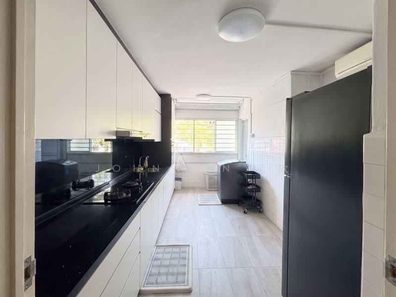 301 Ubi Avenue 1, 301 Ubi Avenue 1, 2 Bedrooms, 689 sqft, HDB Flat For Sale, by John Tan 奕欣, 500203141 - Kitchen - PropertyGuru.com.sg