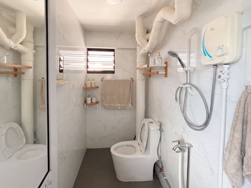 301 Ubi Avenue 1, 301 Ubi Avenue 1, 2 Bedrooms, 689 sqft, HDB Flat For Sale, by John Tan 奕欣, 500203141 - Bathroom - PropertyGuru.com.sg
