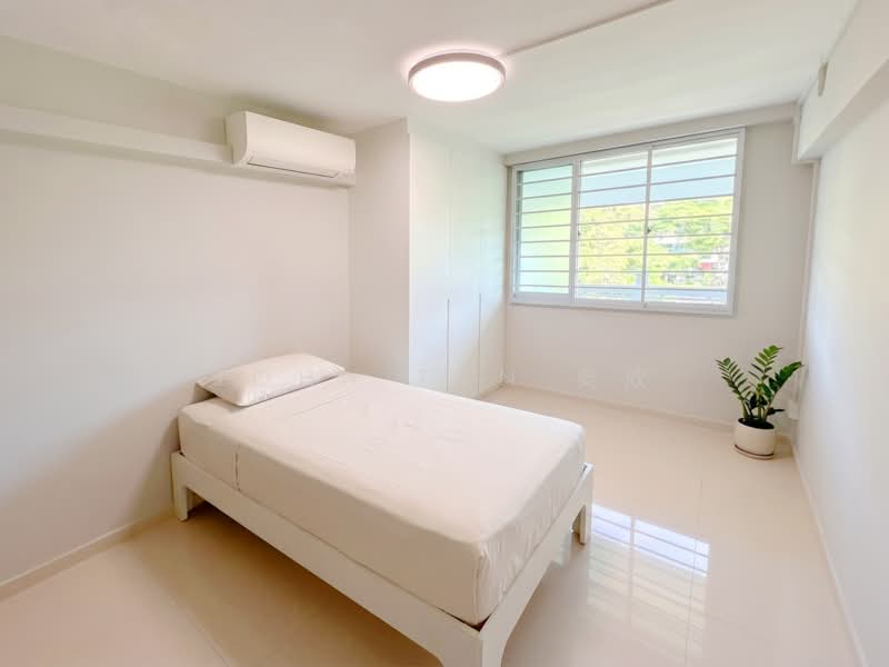 301 Ubi Avenue 1, 301 Ubi Avenue 1, 2 Bedrooms, 689 sqft, HDB Flat For Sale, by John Tan 奕欣, 500203141 - Bedroom - PropertyGuru.com.sg
