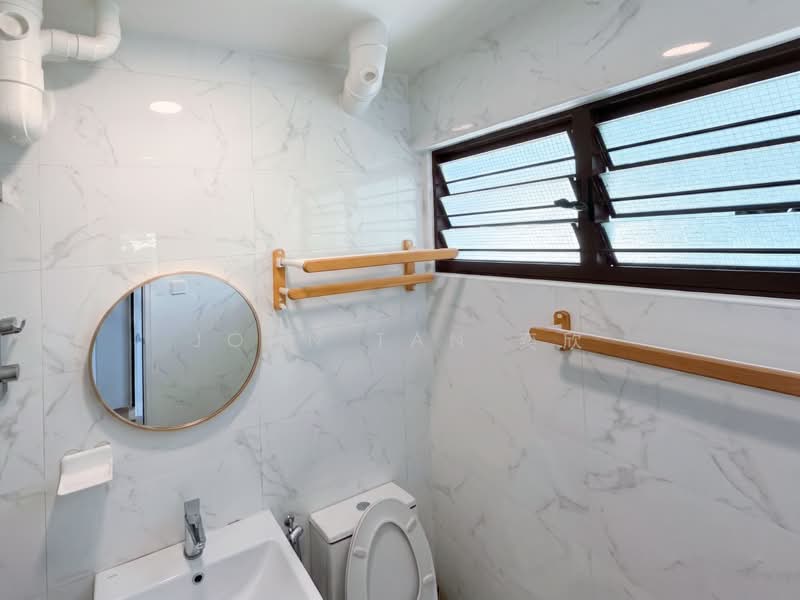 301 Ubi Avenue 1, 301 Ubi Avenue 1, 2 Bedrooms, 689 sqft, HDB Flat For Sale, by John Tan 奕欣, 500203141 - Bathroom - PropertyGuru.com.sg