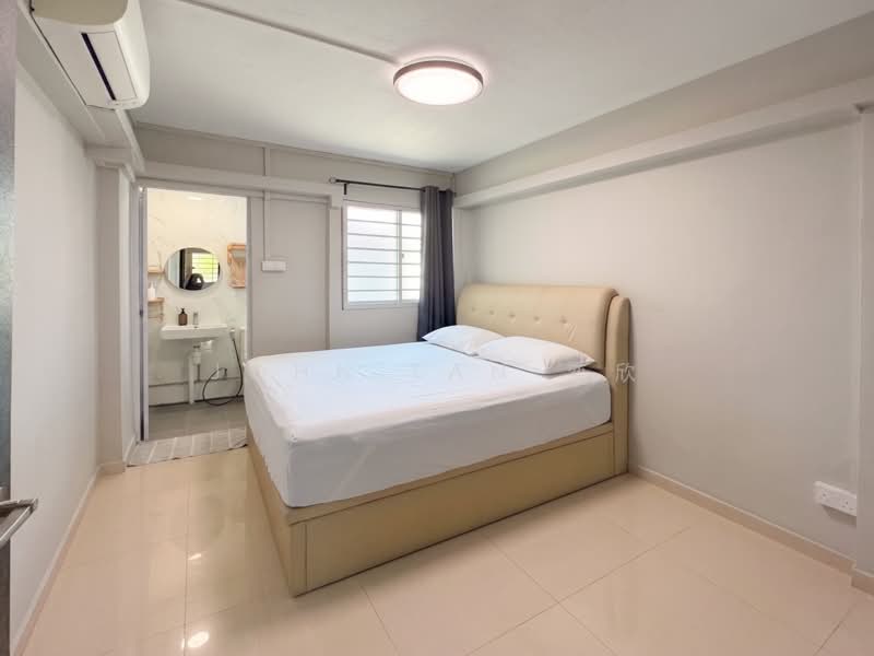 301 Ubi Avenue 1, 301 Ubi Avenue 1, 2 Bedrooms, 689 sqft, HDB Flat For Sale, by John Tan 奕欣, 500203141 - Bedroom - PropertyGuru.com.sg